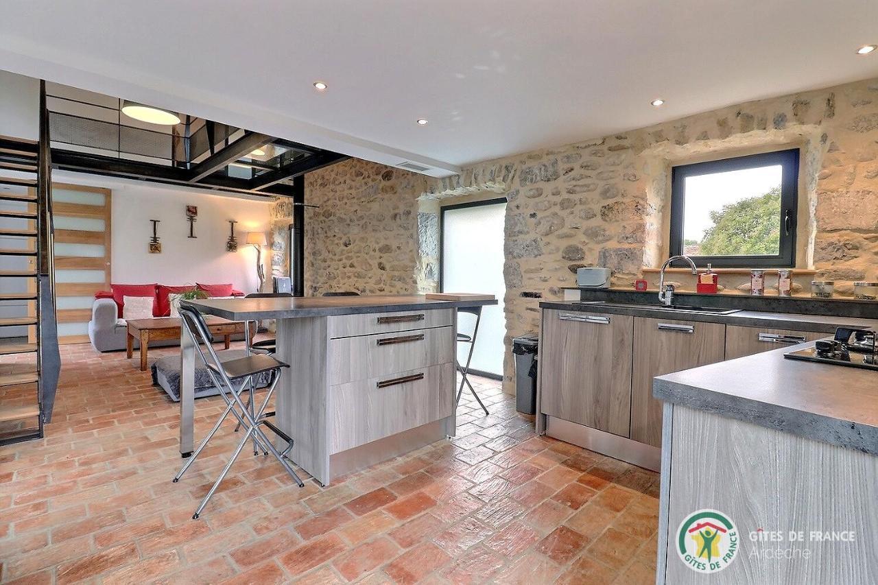 Villa L'envol des papillons à Grospierres Extérieur photo